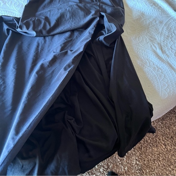 BETSY & ADAM NAVY formal gown - Picture 7 of 9